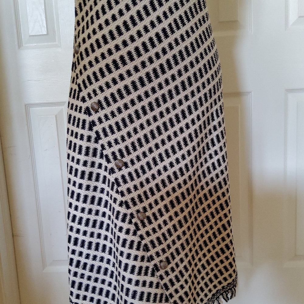 St John,Elegant Black and White Women's Dress - Picture 4 of 6